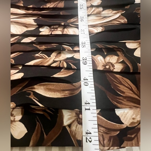 Express Elegant Ruched Floral Midi Dress – Black, Brown & Beige – size 4 - Picture 15 of 16